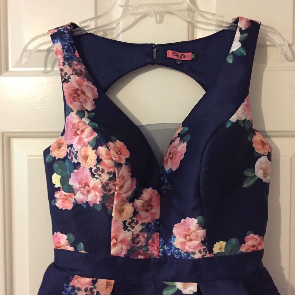 Chi Chi London Blue Floral Satin Dress - Picture 3 of 4